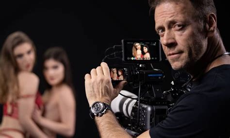 Vídeos pornôs com Rocco Siffredi Threesome 